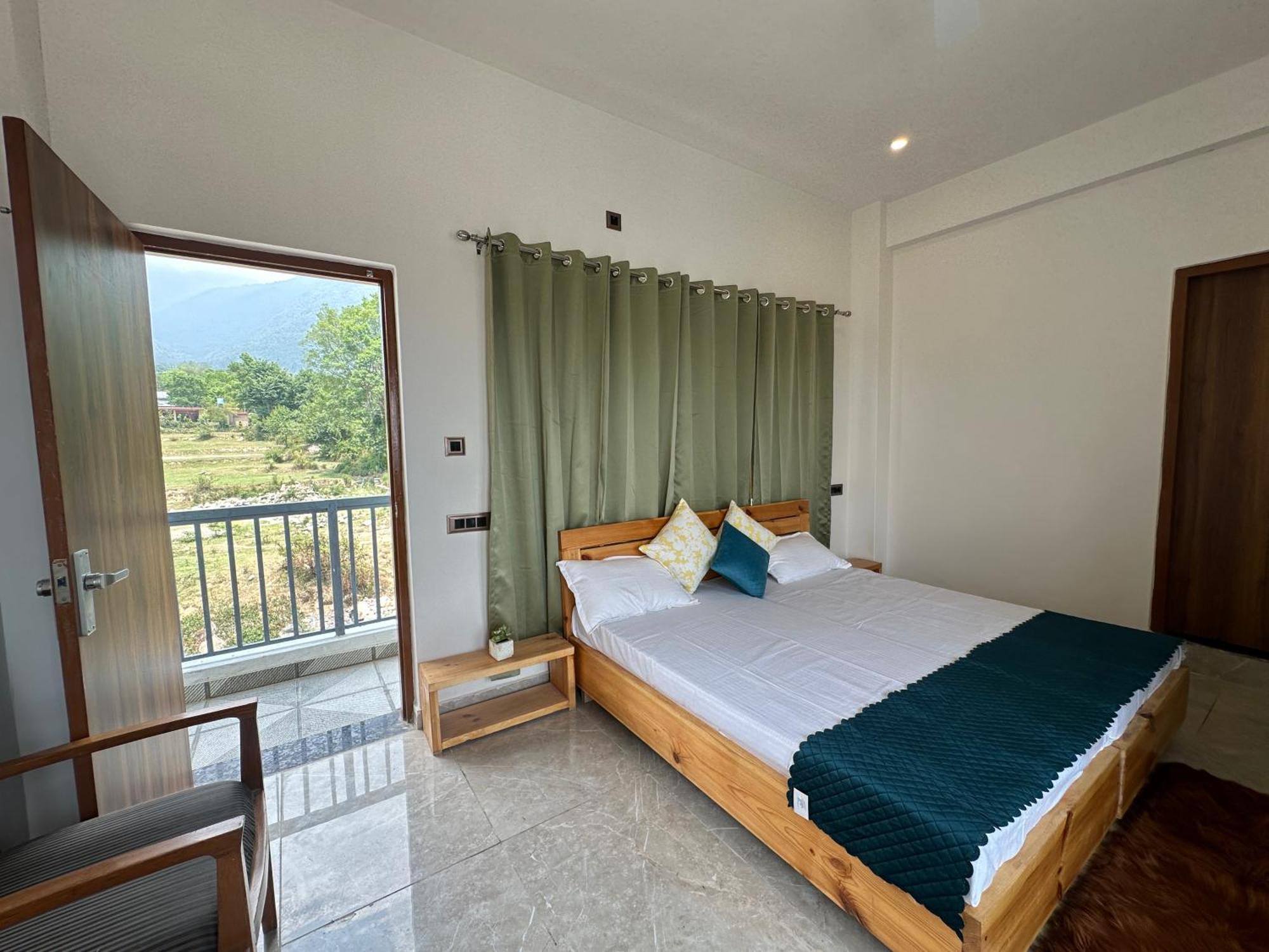 La Atharva Residency By Sunchasers Bīr Exterior foto
