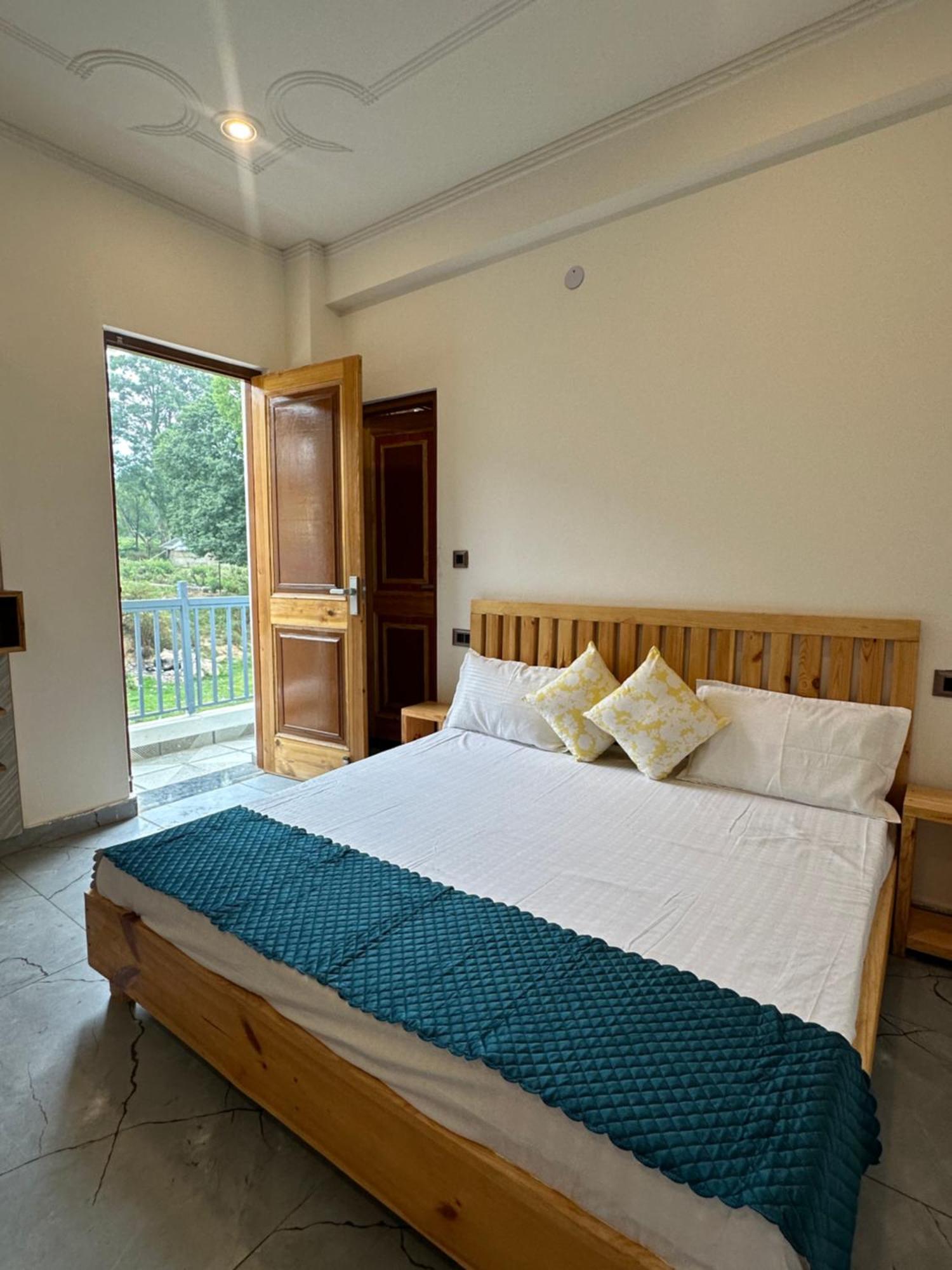 La Atharva Residency By Sunchasers Bīr Exterior foto